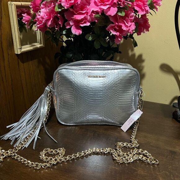 NWT Victoria's Secret crossbody purse silver with chain tassel - Picture 1 of 5